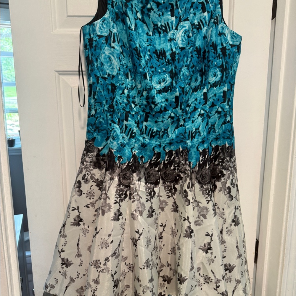 Floral Sleeveless Dress in Blue and Black